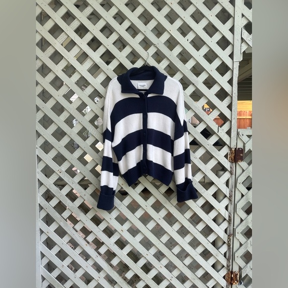 Abercrombie & Fitch Sweaters - Abercrombie & fitch collared cardi sweater